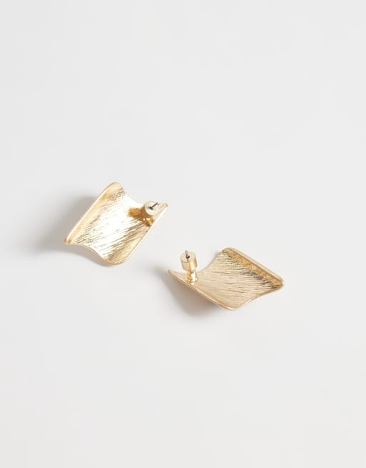 ASOS DESIGN Ohrringe mit abstrakten schwarzen Steinen in gebürsteter Goldoptik, 2 von 4