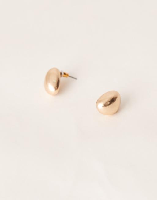 ASOS DESIGN – Ohrstecker in gebürsteter Goldoptik mit kleinem, kuppelfömigem Besatz, 2 von 3