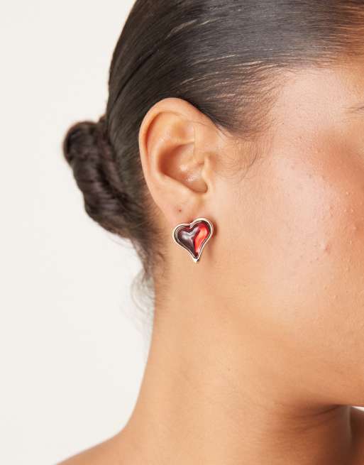 ASOS DESIGN – Ohrstecker in Rot mit Herzdesign, 3 von 3