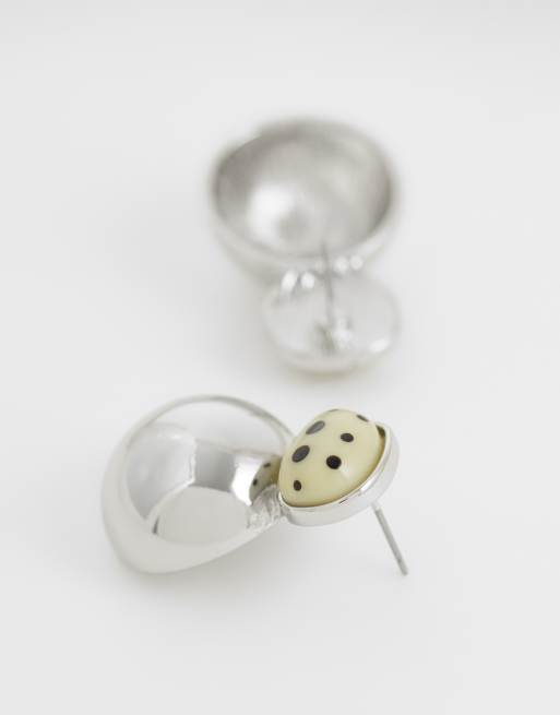 ASOS DESIGN Ohrstecker mit doppeltem Anhänger und Kunst-Dalmatinerstein in Silberoptik, 4 von 4