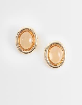 ASOS DESIGN - Ohrstecker mit eingefasstem Kunststein in Bernsteinoptik-Goldfarben