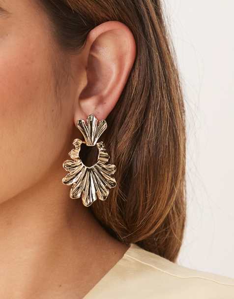 ASOS DESIGN – Ohrstecker mit Türklopfer-Design in strukturierter Gold-Optik - view 1