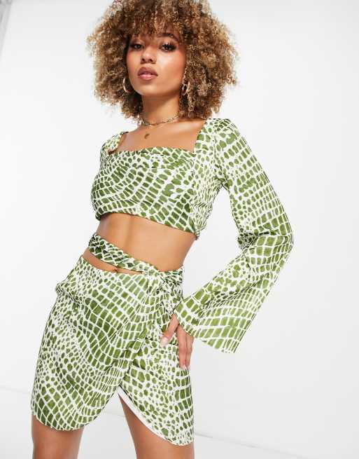 ASOS DESIGN - Olivengrøn langærmet top med vandfaldsudskæring og dyreprint - Del af sæt