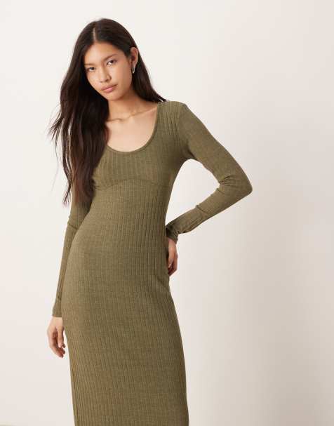 ASOS DESIGN - Olivengrøn ribstrikket midikjole med lange ærmer og dyb rund hals samt sømdetaljer under brystet - view 1