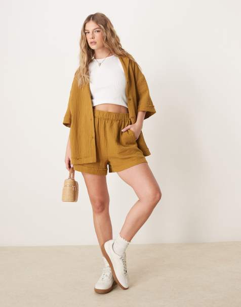 ASOS DESIGN - Olivengrønt sæt i ostelærred med skjorte og shorts - view 1