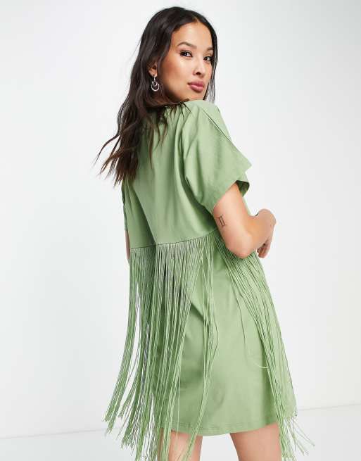 ASOS DESIGN – Olivfärgad t-shirtklänning i minilängd med fransar, 2 av 4