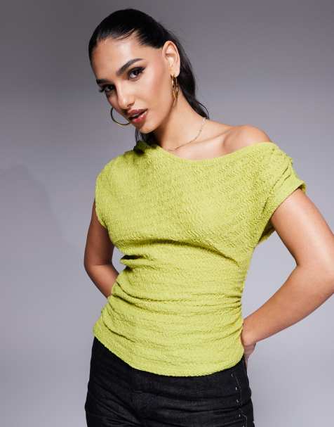 ASOS DESIGN – Olivgrön, baraxlad, asymmetrisk topp med textur - view 1