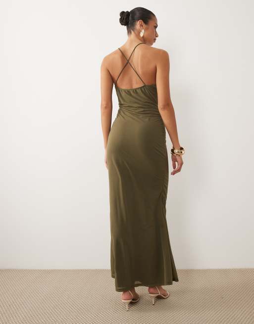 ASOS DESIGN – Olivgrön, enaxlad maxiklänning i stretchig chiffong med drapering, 4 av 4