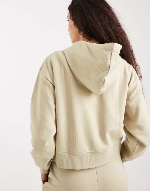ASOS DESIGN – Olivgrön, kort huvtröja med dragkedja och borstad insida, 3 av 4