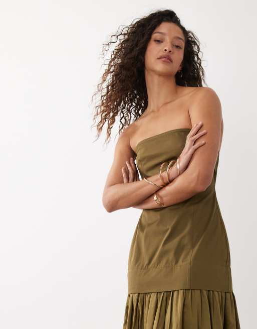 ASOS DESIGN – Olivgrön, lång sommarklänning i bomullssatin med bandeau-ringning, sänkt midja och volangfåll, 3 av 4