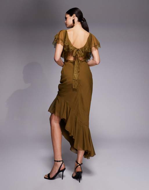 ASOS DESIGN – Olivgrön midaxiklänning med hög halsringning, utsvängda ärmar, asymmetrisk fåll och spetskanter, 4 av 4