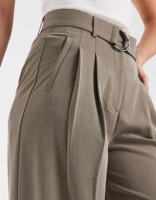 ASOS DESIGN – Olivgröna, figursydda byxor med vida ben och skärp, del av set , 3 av 5