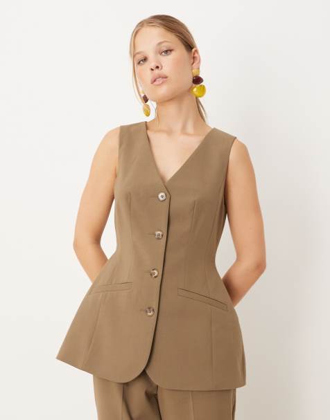 ASOS DESIGN  moulded hip waistcoat co-ord in olive