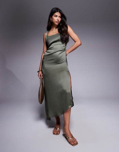 ASOS DESIGN – Oliwkowa satynowa zbierana w talii sukienka midi ze skręconym ramiączkiem - view 1
