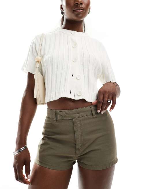 ASOS DESIGN – Oliwkowe krótkie szorty z domieszką lnu
