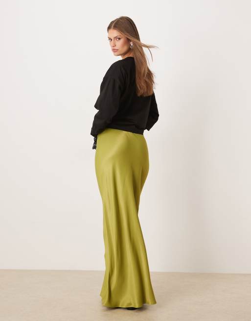 ASOS DESIGN – Oliwkowozielona satynowa spódnica maxi ze skosu, 3 z 5