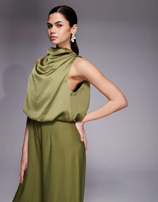 ASOS DESIGN – Oliwkowozielony kombinezon z drapowanym dekoltem i satynową górą, 3 z 4