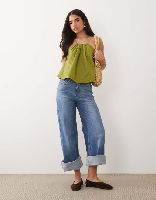 ASOS DESIGN – Oliwkowy krótki i obszerny top z dekoltem typu halter, 2 z 4