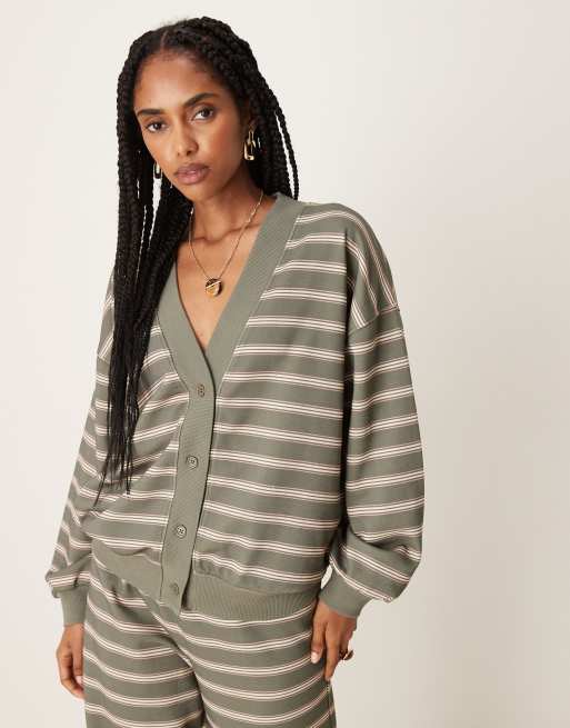 ASOS DESIGN – Oliwkowy zapinany na guziki kardigan w paski z pętelkowym wykończeniem od spodu, część zestawu