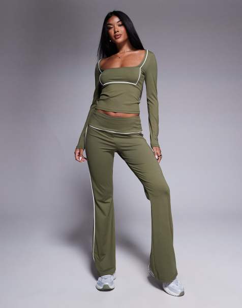 ASOS DESIGN – Oliwkowy zestaw z poliamidu z kontrastowym wykończeniem: top z dekoltem karo i spodnie - view 1
