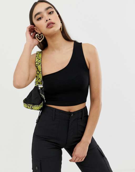 Black one outlet shoulder crop top