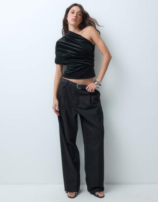 ASOS DESIGN One-Shoulder-Top aus Samt in Schwarz, 2 von 5
