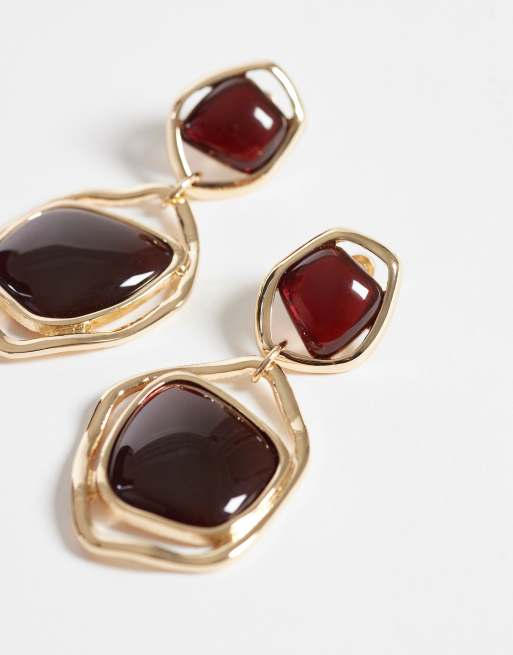 ASOS DESIGN - Oorbellen met bordeauxrood hangertje van hars in goudkleur, 4 van 4