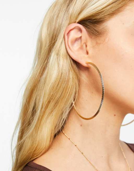 ASOS DESIGN - Oorbellen van 80mm in skinny gedraaid ontwerp in goudkleur