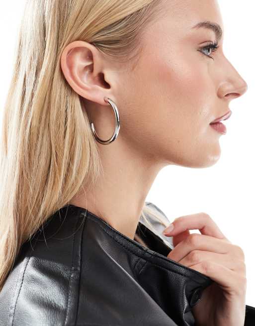 ASOS DESIGN - Oorbellen van waterbestendig roestvrij staal met buisvormig ontwerp in zilverkleur