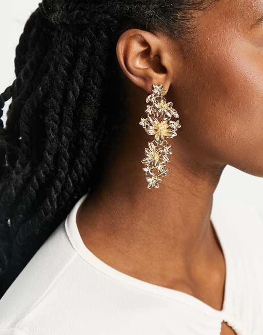 ASOS DESIGN - Oorhangers met bloemen in goudkleur