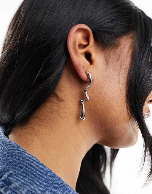 ASOS DESIGN - Oorhangers met gesmolten kronkelontwerp in zilverkleur, 4 van 4