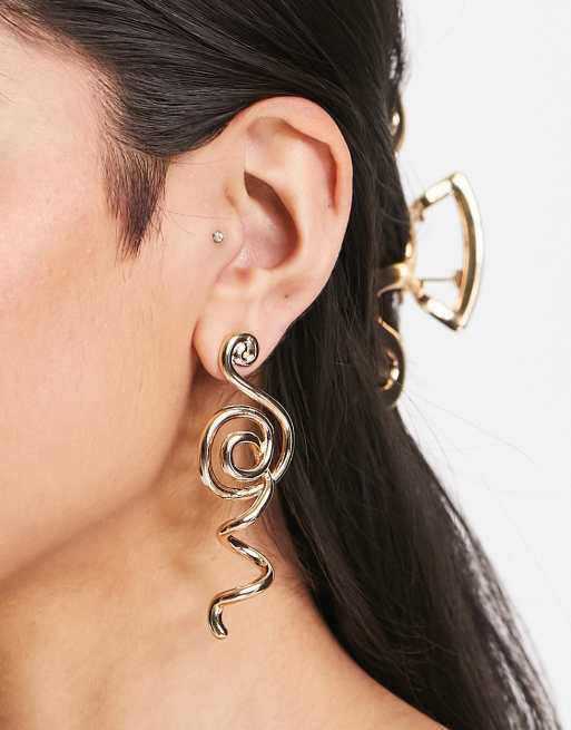 ASOS DESIGN - Oorhangers met sculpturaal ontwerp in goudkleur