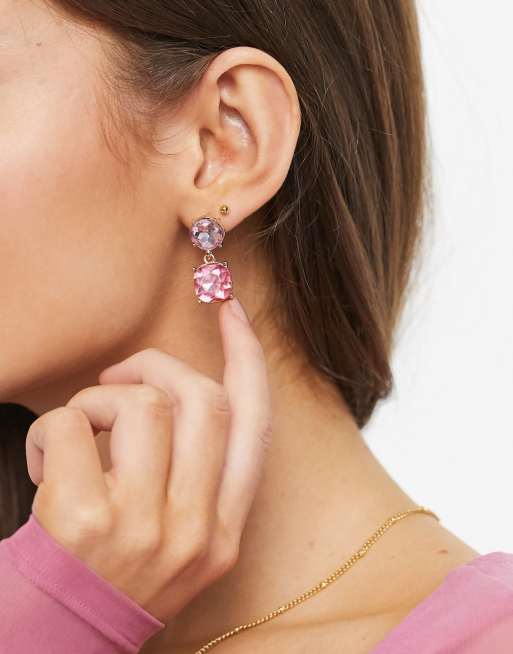 ASOS DESIGN - Oorknopjes met hanger met roze siersteentjes in goudkleur