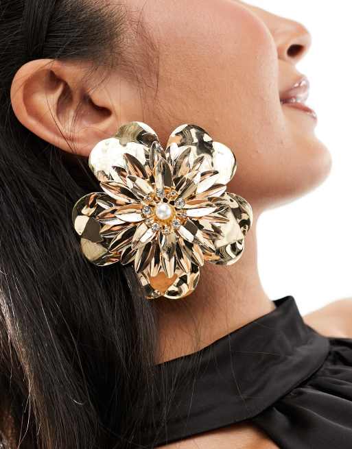 ASOS DESIGN - Oorknopjes met oversized 3D bloemenontwerp in goudkleur