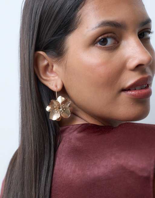 ASOS DESIGN - Oorringen met bloemenhangertjes in goudkleur, 2 van 4