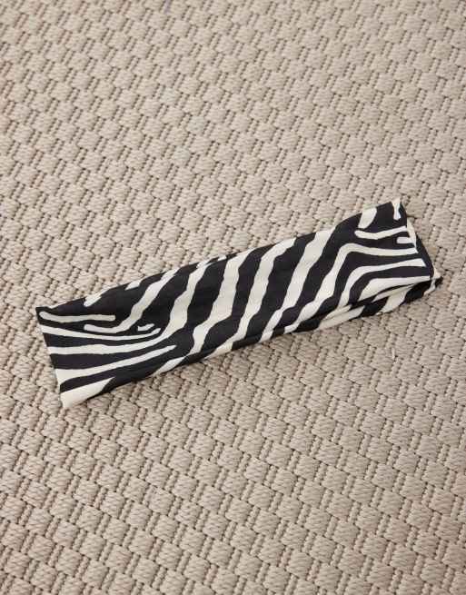 ASOS DESIGN opaska na głowę we wzór abstrakcyjnej zebry, 3 z 3