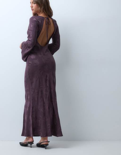 ASOS DESIGN open back maxi dress with fluted sleeves in chocolate jacquard, 4 of 4