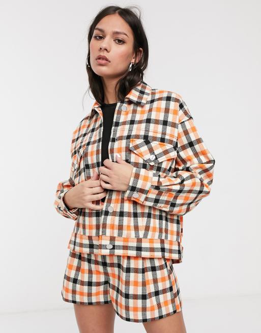 ASOS DESIGN – Taillierte Hemdjacke in Orange kariert, Kombiteil, 2 von 3