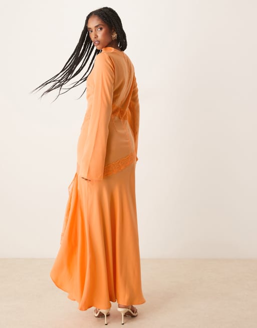 ASOS DESIGN - Orange maxikjole med vandfaldsudskæring og blondedetaljer i vasket satin, 3 af 4