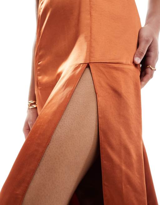ASOS DESIGN – Orange maxiklänning i satin med brottarringning och dekorativ söm, 4 av 4