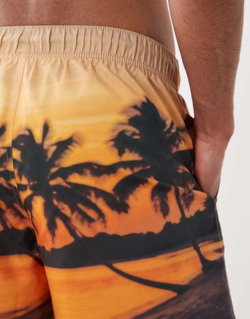 ASOS DESIGN – Orange, mellanlånga badshorts med solnedgångstryck, 4 av 5
