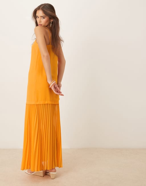 ASOS DESIGN – Orange midiklänning med plisserad kjol, låg midja och smala axelband, 3 av 4