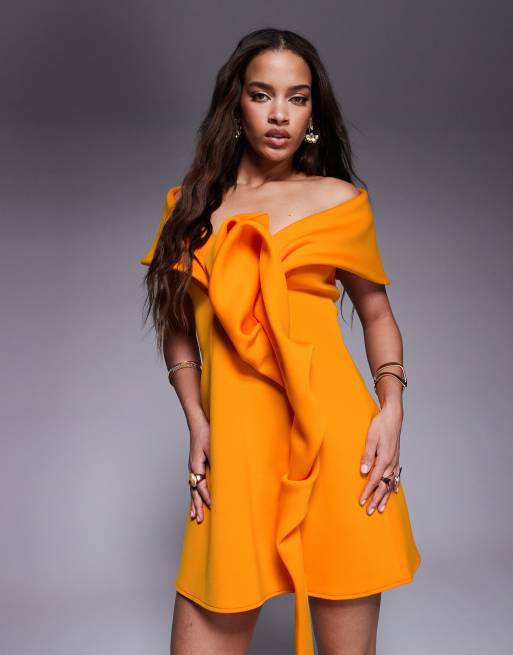 ASOS DESIGN – Orange miniklänning i scubatyg med bara axlar, manipulerad framsida och a-linjeformad kjol