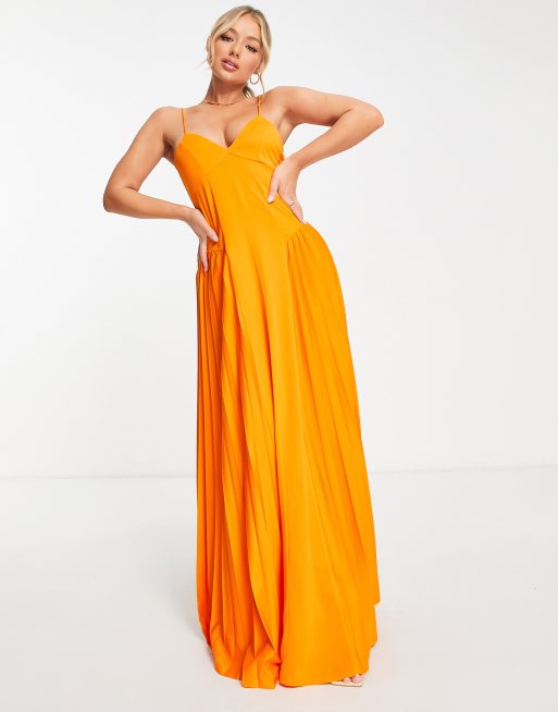 ASOS DESIGN – Orange plisserad maxiklänning med smala axelband och sidopanel - CORAL