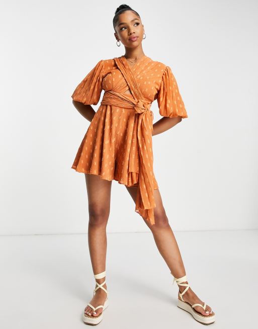 ASOS DESIGN – Orange utsvängd playsuit med omlottdesign , 4 av 4