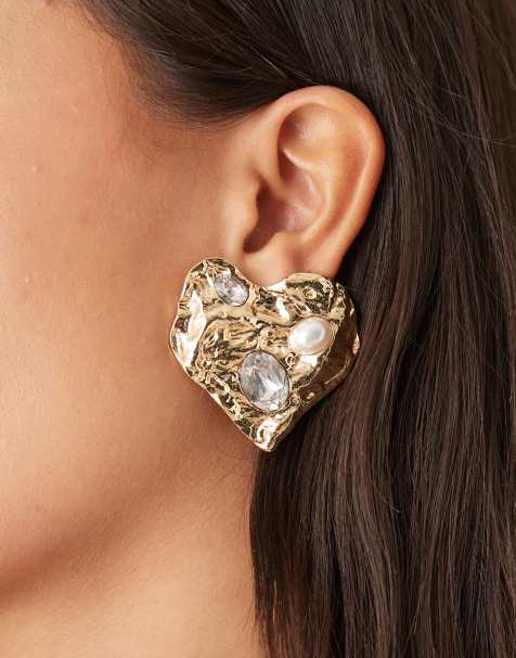 ASOS DESIGN - Orecchini a bottone appariscenti dorati a forma di cuore con perle sintetiche - view 1