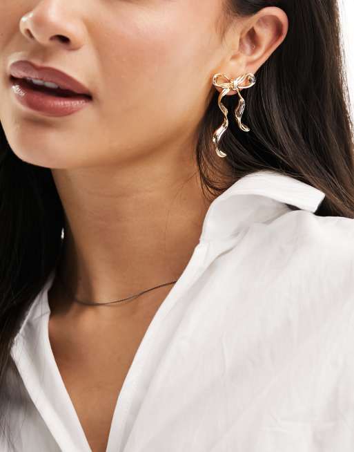 ASOS DESIGN - Orecchini a bottone color oro con design a forma di fiocco, 3 di 4