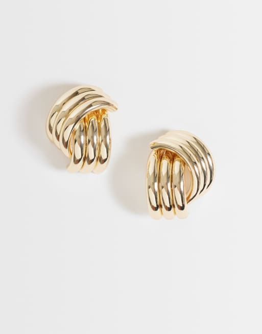 ASOS DESIGN orecchini a bottone con design a rilievo incrociato color oro, 1 di 4