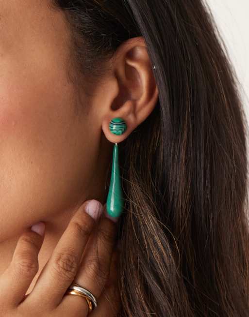 ASOS DESIGN - Orecchini a bottone dorati con design a goccia allungato e pendente in resina verde