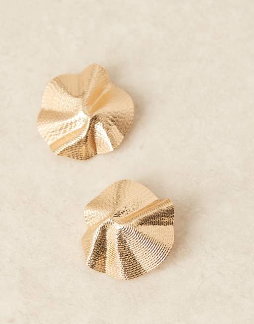 ASOS DESIGN - Orecchini a bottone dorati con dettaglio zigrinato astratto, 2 di 3